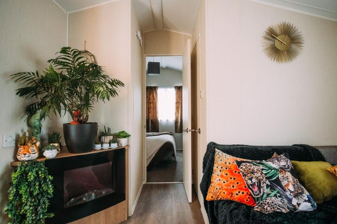 Vale Lodge - A Family-Friendly, Elegant And Spacious Static Caravan Manston  Экстерьер фото