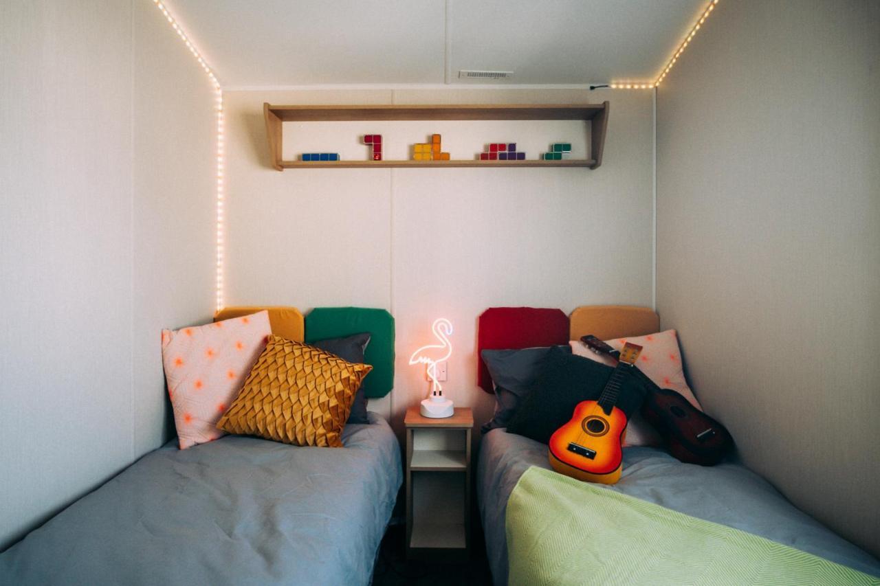 Vale Lodge - A Family-Friendly, Elegant And Spacious Static Caravan Manston  Экстерьер фото